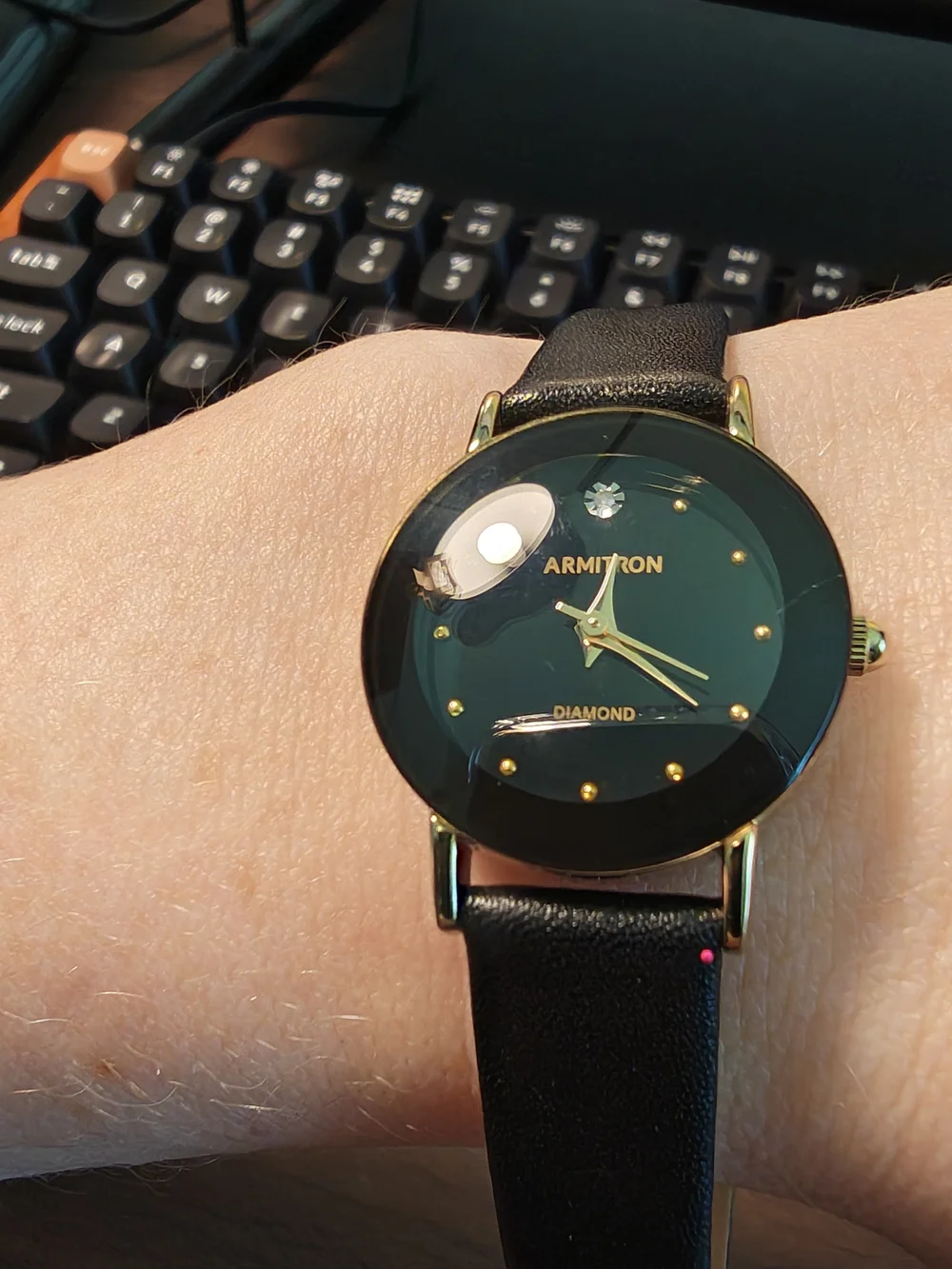 Armitron Black Diamond Dial Leather Strap Watch Gold Tone Details READ DESCRIPTI